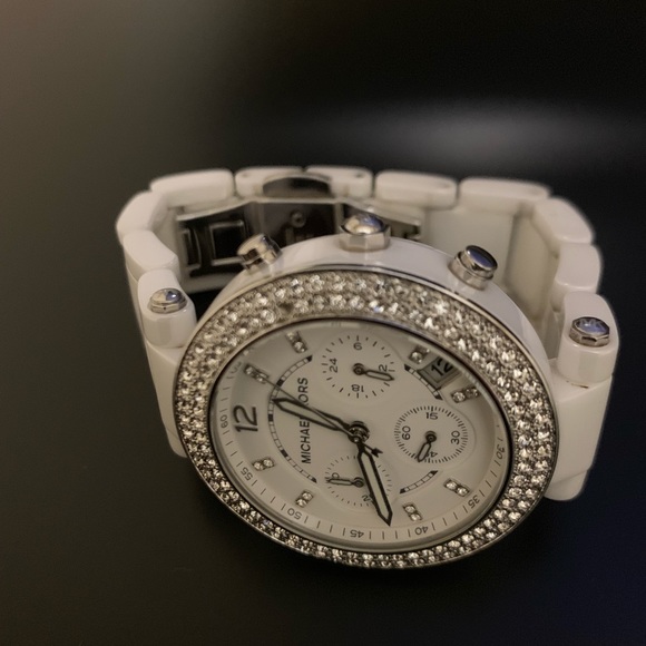 Michael Kors white watch - Picture 3 of 3